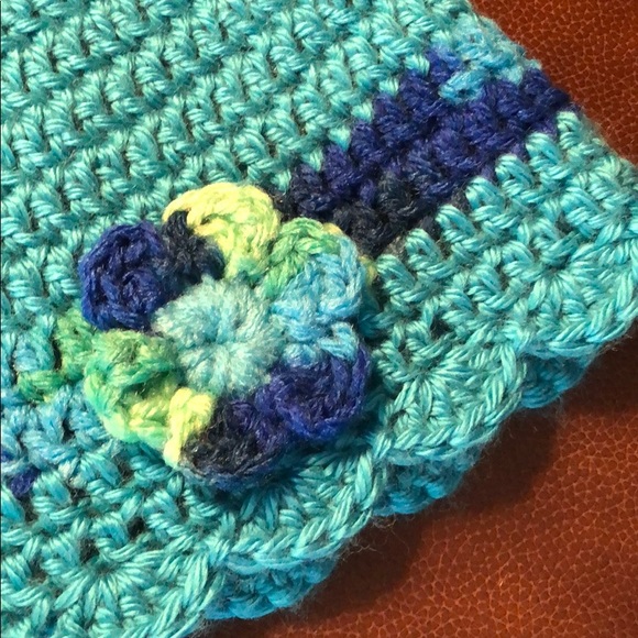 Ladies winter hat Size adult or teen New hand crochet by me - Picture 5 of 5